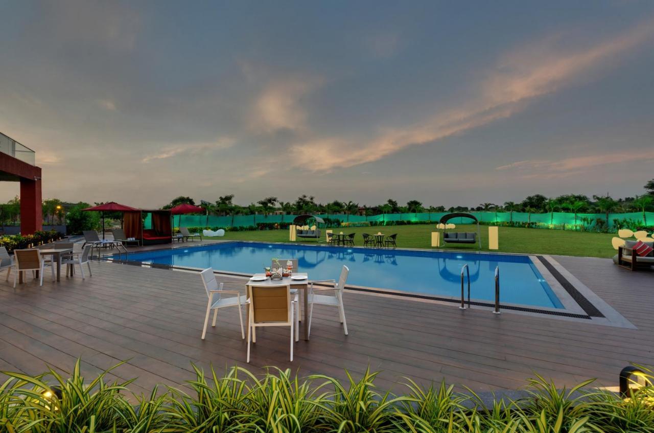 The Fern Royal Farm Resort, Anjar Экстерьер фото
